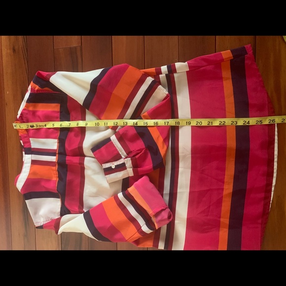 Beautiful multi colored blouse in Medium - Picture 12 of 16